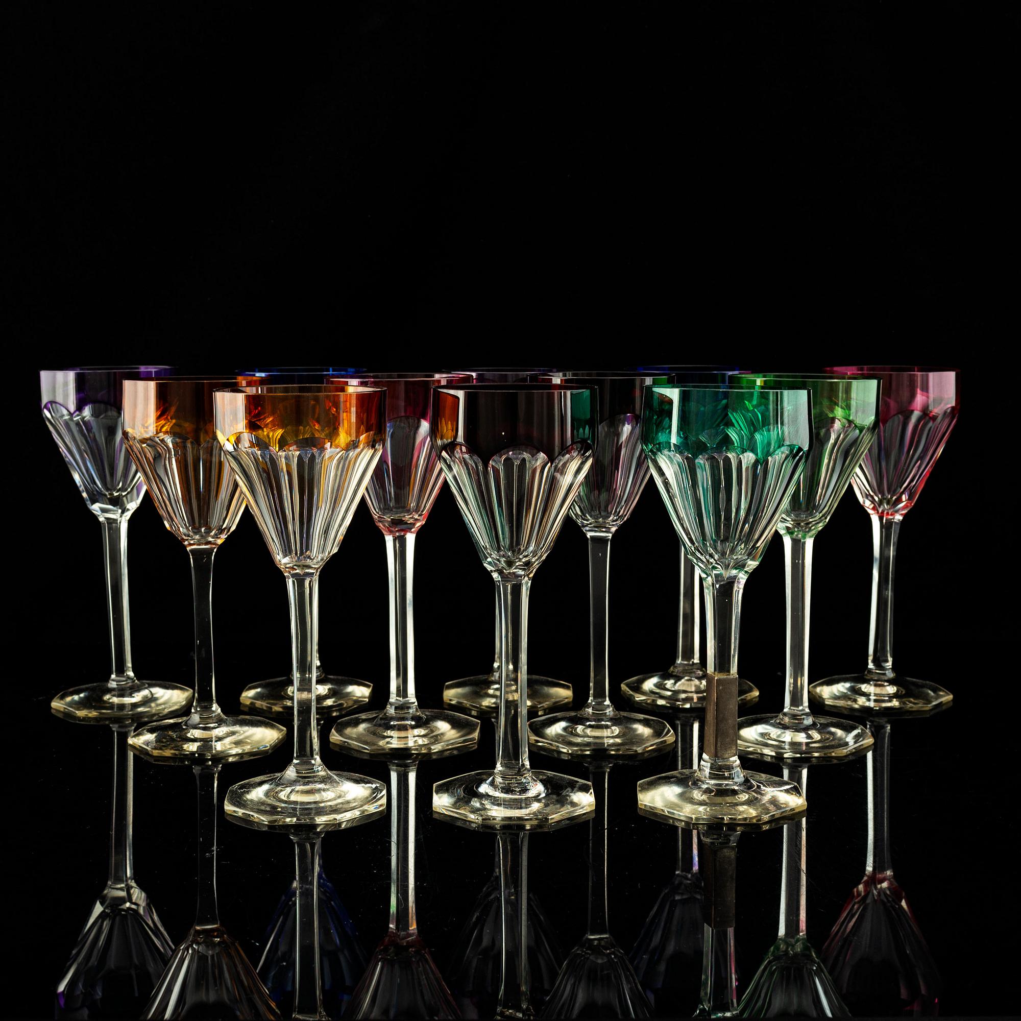 12 pcs of early 20th Century glasses.