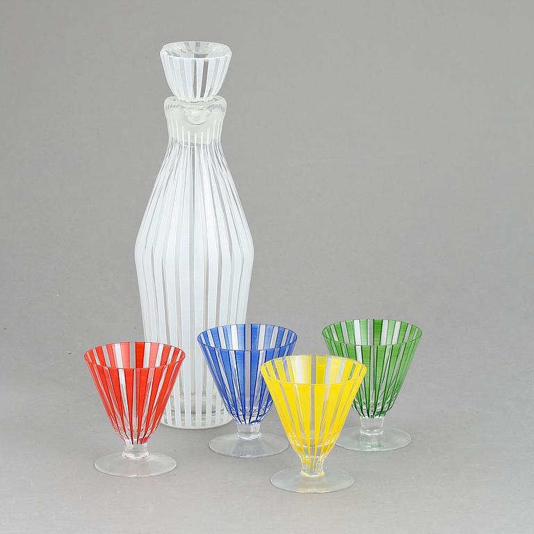 GLASSERVIS, 5 delar, glas, "Strikt", Bengt Orup, Johansfors, Formgiven 1952.