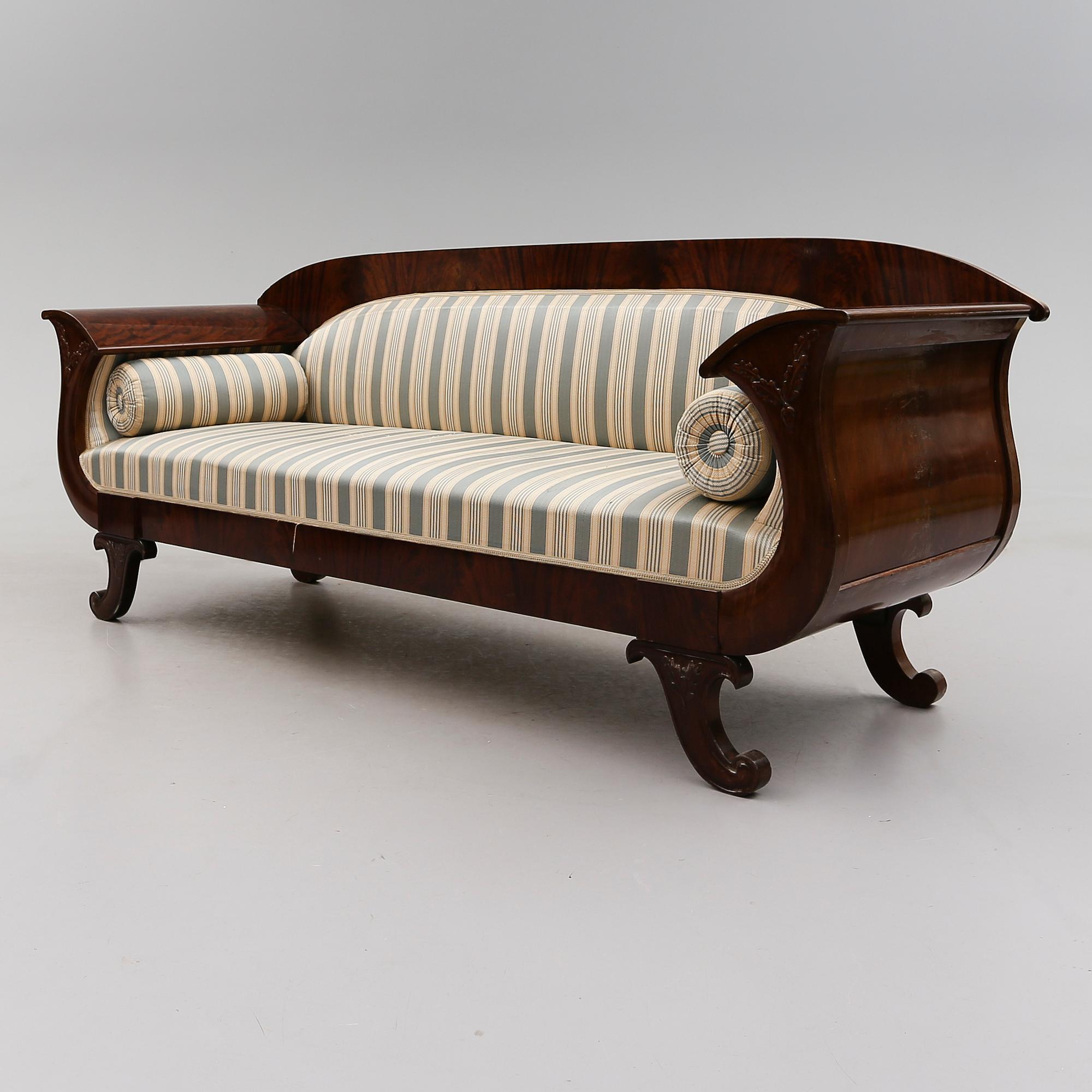 SOFFA, Karl-Johanstil, 1900-talets första hälft.