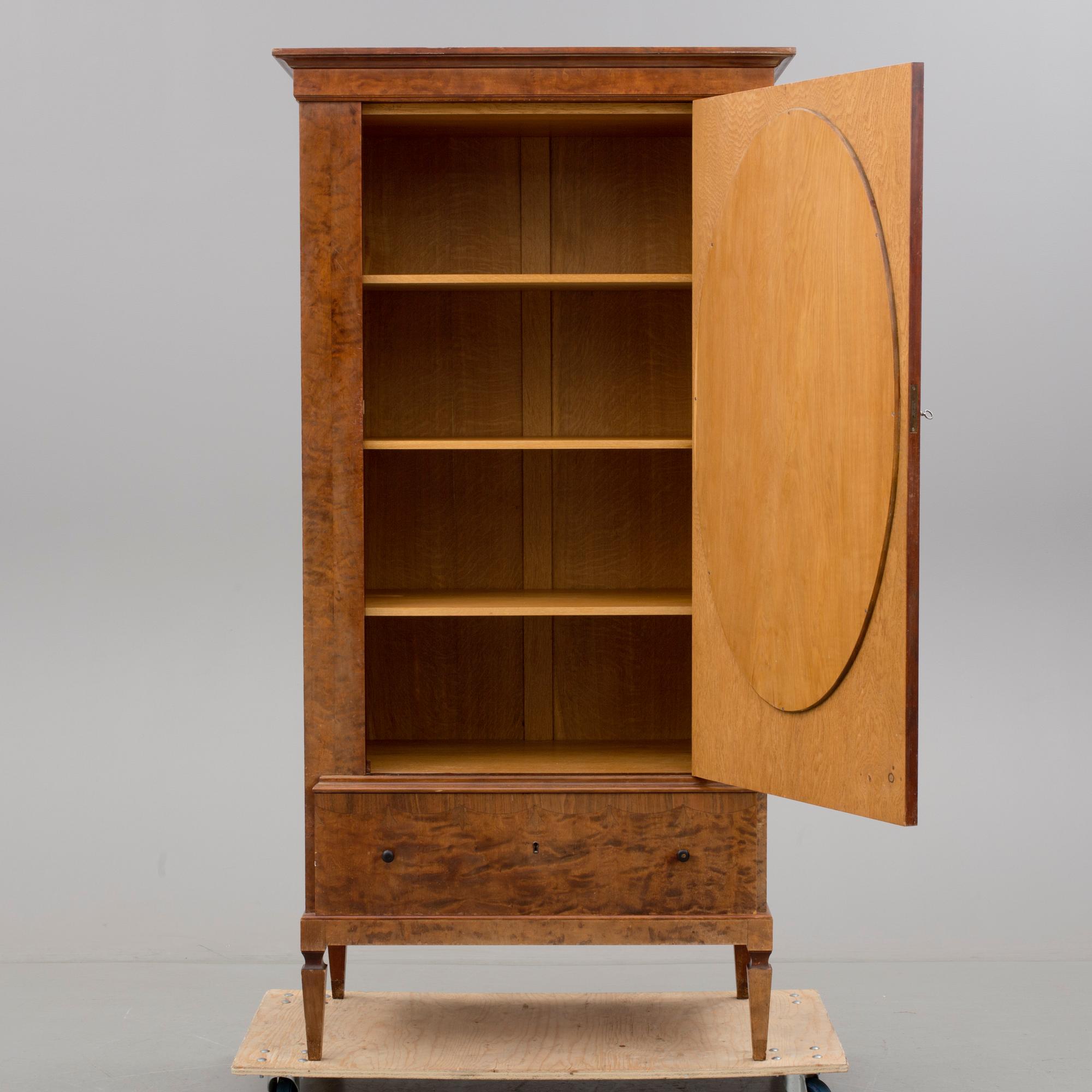 KLÄDSKÅP, 1920-tal.