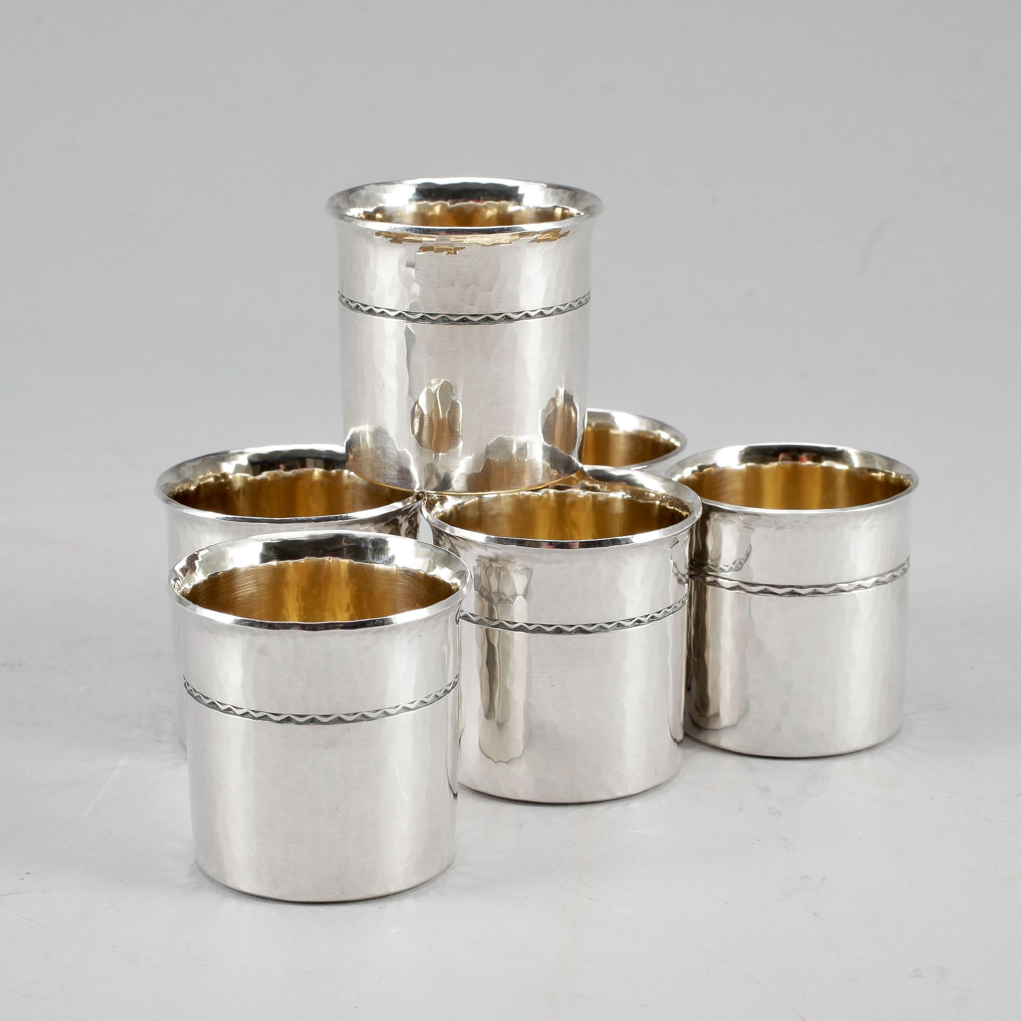 MUGGAR, 6 st, silver, Eric Råström, Stockholm, 1973. Total vikt ca 375 g.
