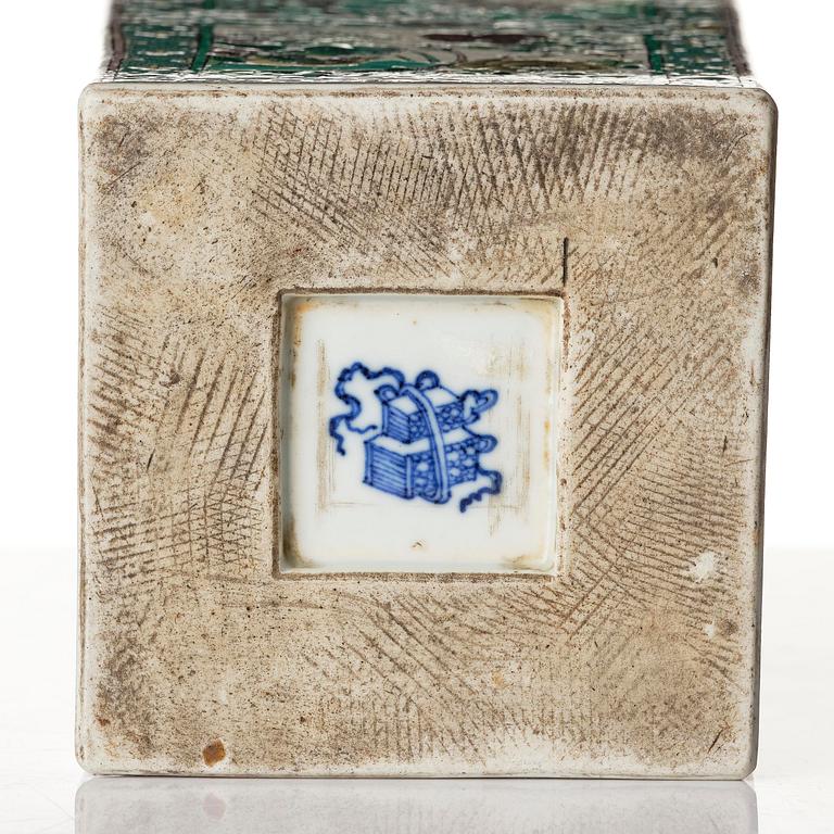 A famille verte and jeune vase, Qing dynasty, 19th century.