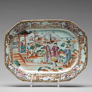 841. A famille rose 'Rockefeller Pattern' dish, Qing dynasty, Qianlong (1736-95).