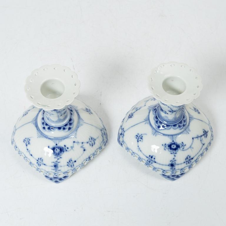 Royal Copenhagen, "Musselmalet", coffee service, 38 pieces, porcelain, full and half lace.