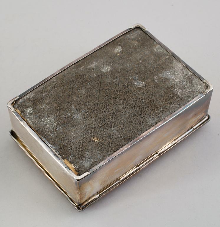 CIGARRLÅDA, silver, CG Hallberg, Stockholm 1933. Total vikt med inredning ca 1065 gram.
