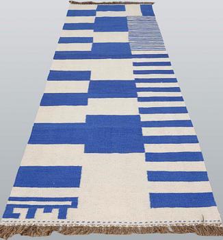 Gallerimatta, slätväv, ca 303 x 85 cm.