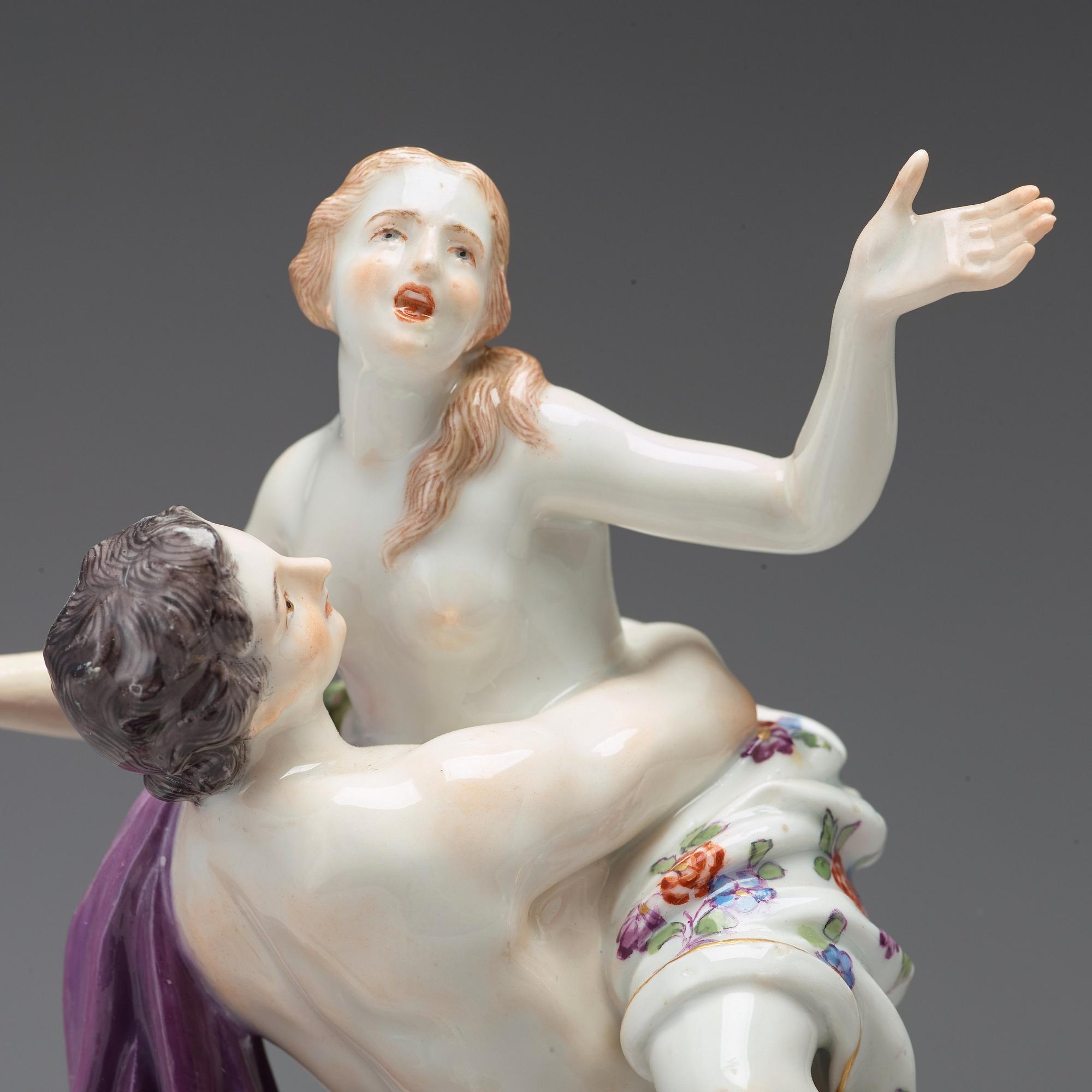 FIGURIN, porslin. "Boreas och Oreithyia". Meissen, tidigt 1900-tal.