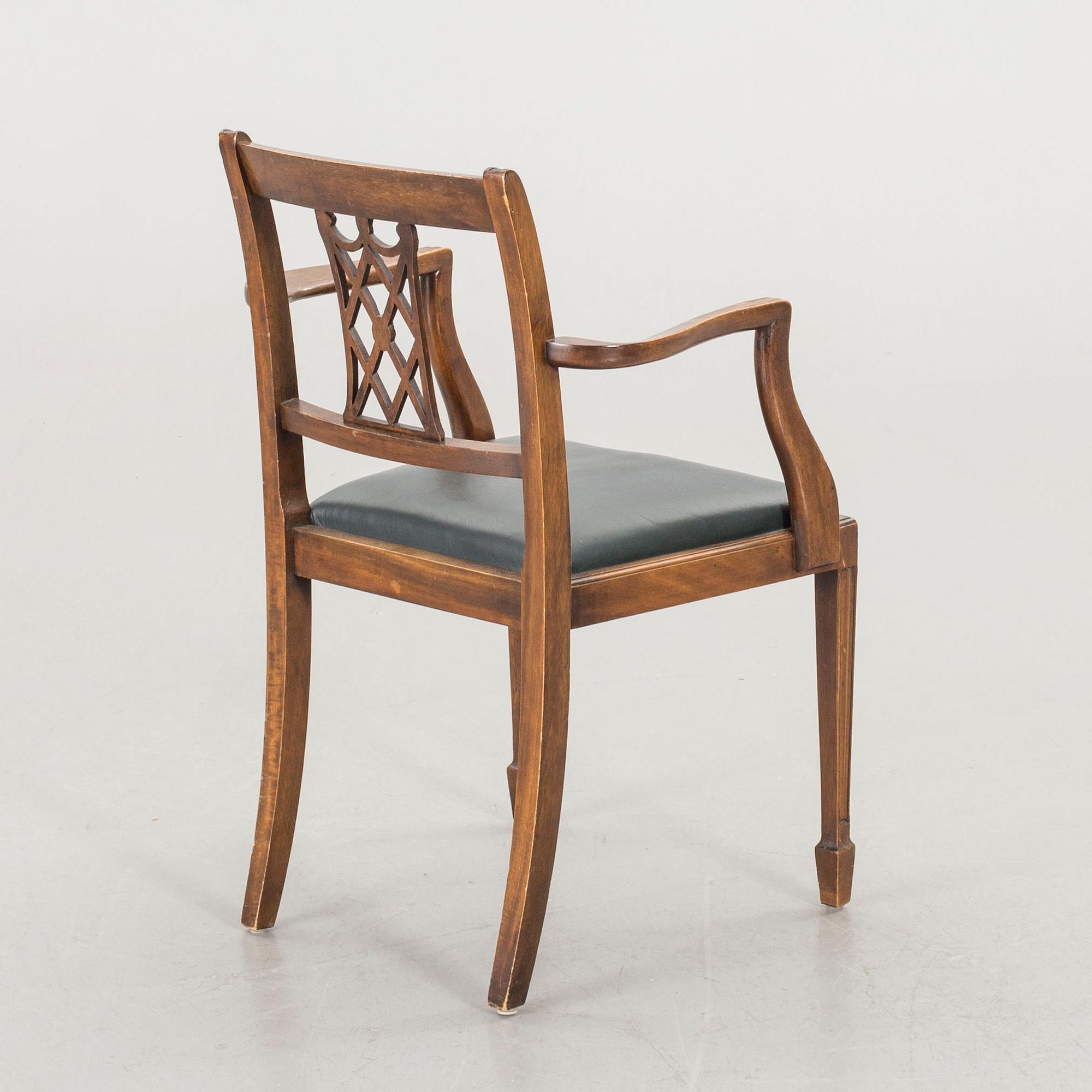 SKRIVBORD med stol England 1900-tal.