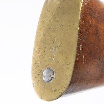 Flintlåsgevär, svenskt, dragongevär m/1778, med bajonett.