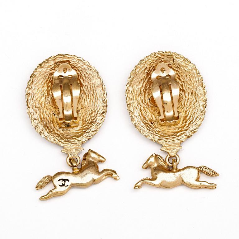 CHANEL, a pair of earclips.