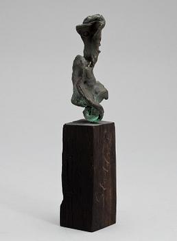 CLAES HAKE. Skulptur, brons på träsockel. Sign Hake.
