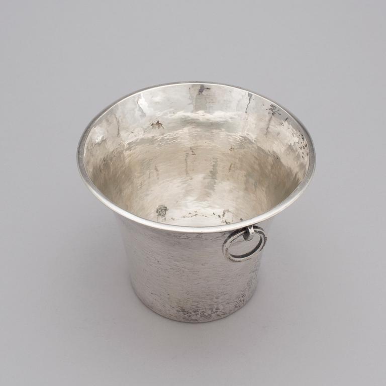 ISHINK, silver, oidentifierad tillverkarstämpel, haltstämpel 800, 1900-tal. Vikt ca 379 gram.