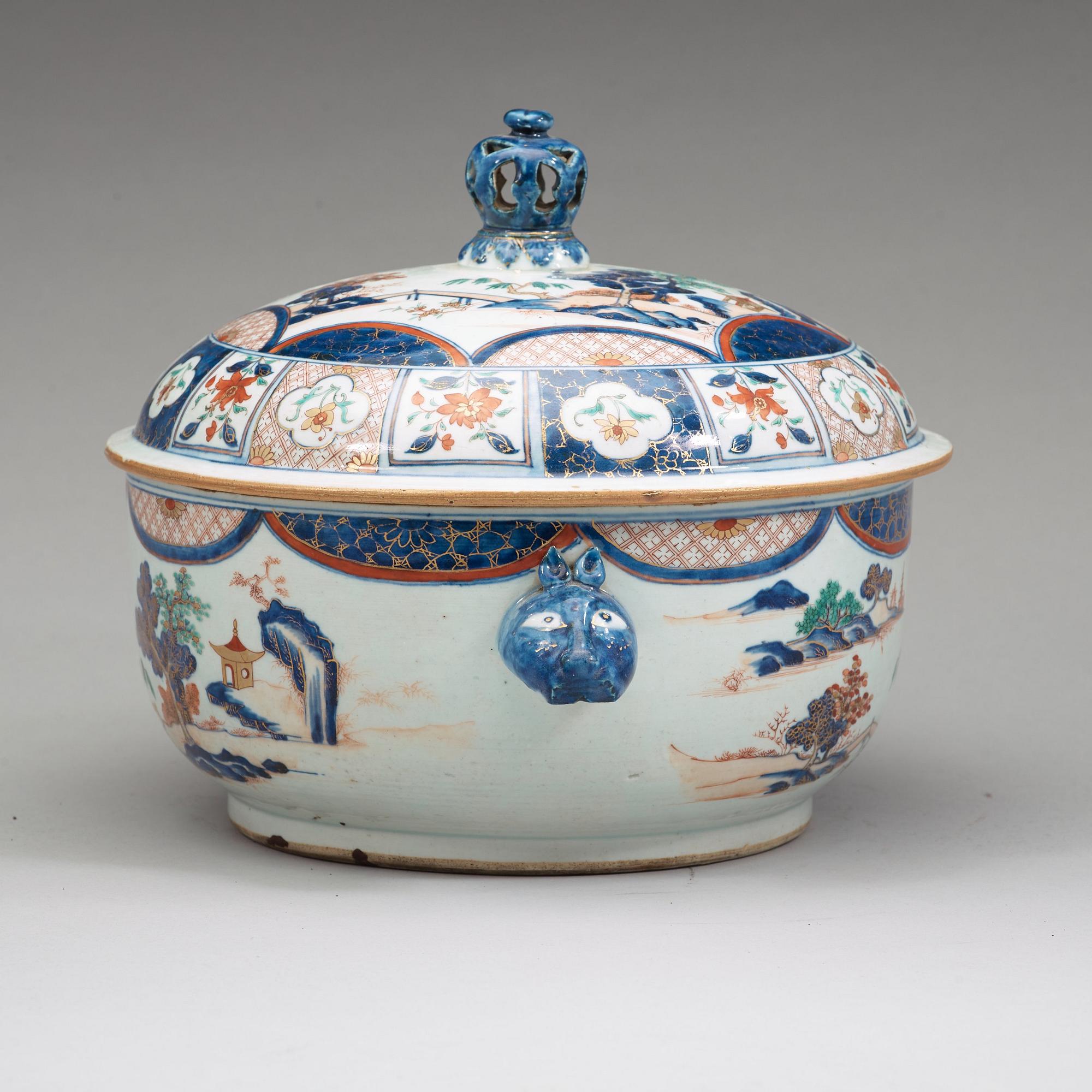 TERRIN med LOCK, porslin. Qingdynastin, Qianlong (1736-95).