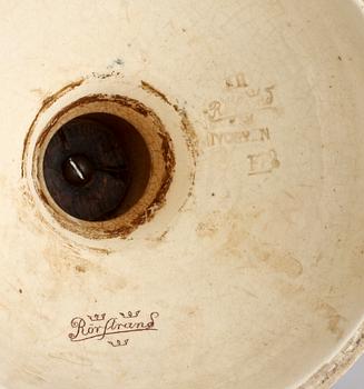 PIEDESTAL med URNA, flintgods, Rörstrand, 1800-talets slut.