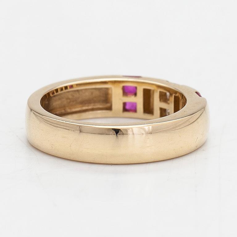 Ring, 14K guld med diamanter ca 0.012 ct tot och rubiner.