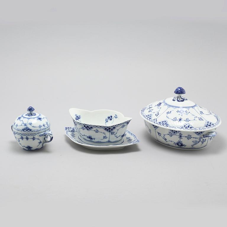 63 pieces of porcelain tableware from Royal Copenhagen, model "Musselmalet", second half of the 20th century.