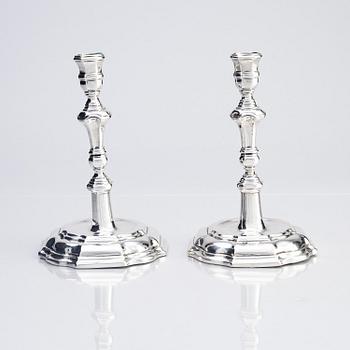 Hans Eriksson Nordwall, ljusstakar, ett par, silver, Stockholm 1727. Senbarock.