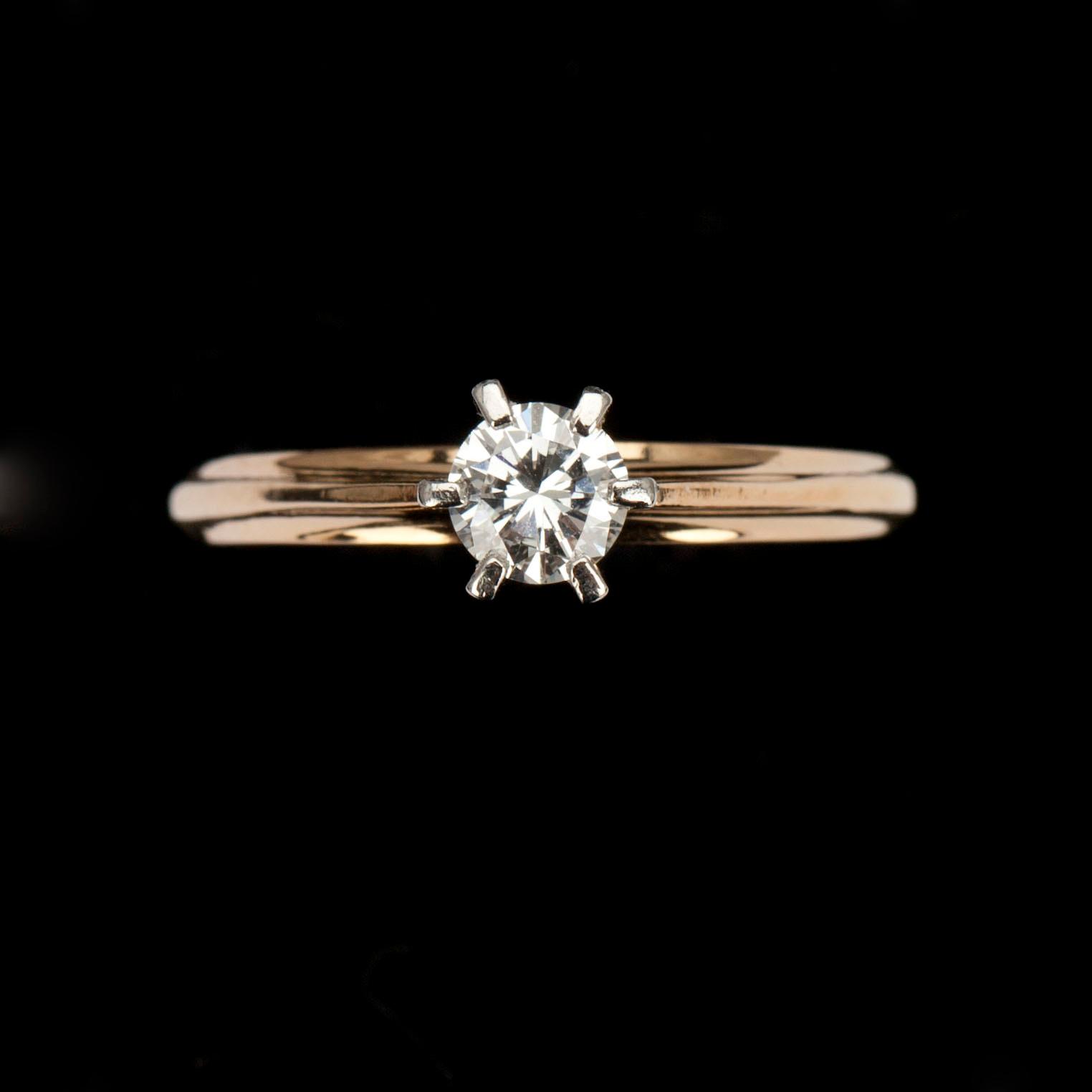 RING, guld 18K, briljantslipad diamant 0,35 ct. N. Westerback, 1970-tal. Vikt 2,9 g.