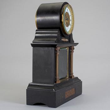 BORDSPENDYL, Japy Freres & Cie, Paris, sent 1800-tal.