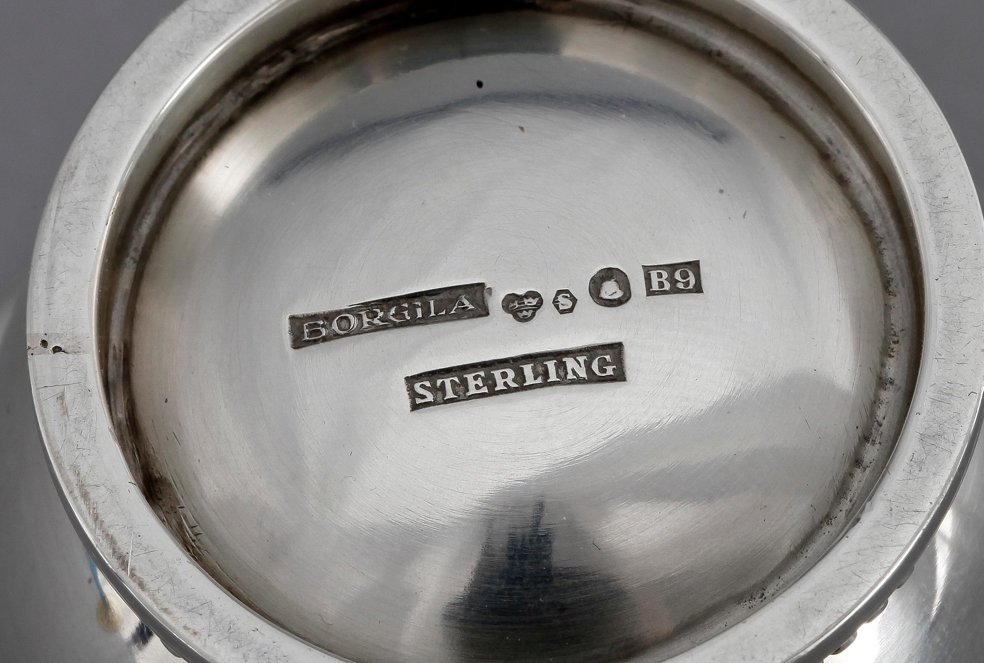 SKÅL SAMT VAS, sterlingsilver, Borgila, Stockholm 1949 resp 1952. Totalvikt ca 170 gram.