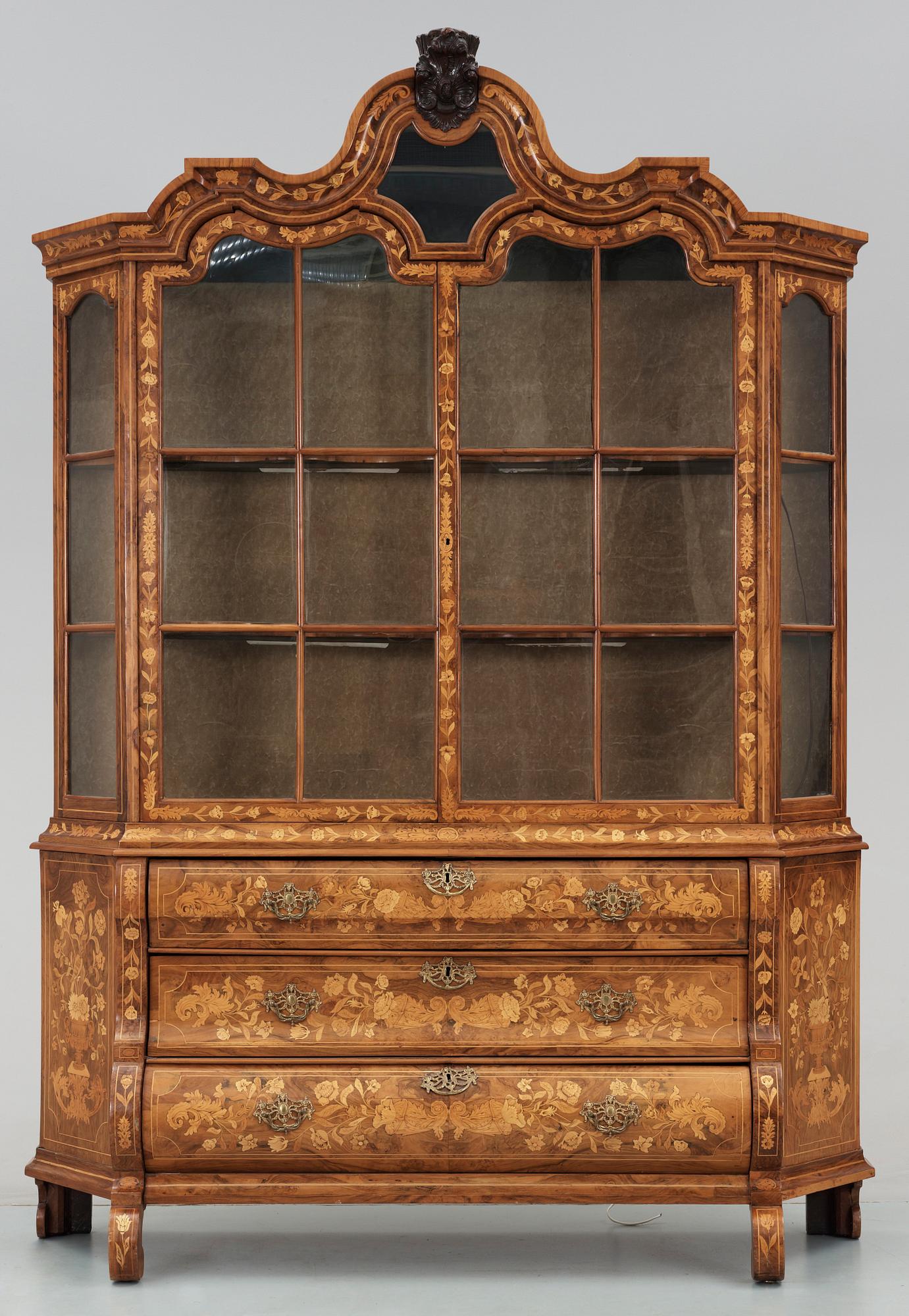VITRINSKÅP, holländsk senbarockstil, 1800-tal.