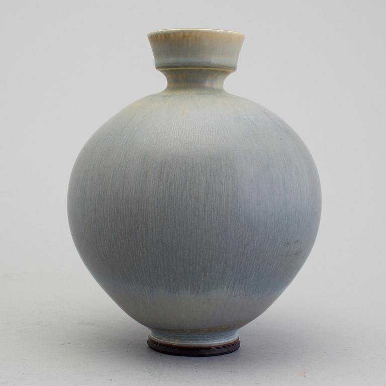 BERNDT FRIBERG, vas i stengods, Gustavsberg studio 1977.