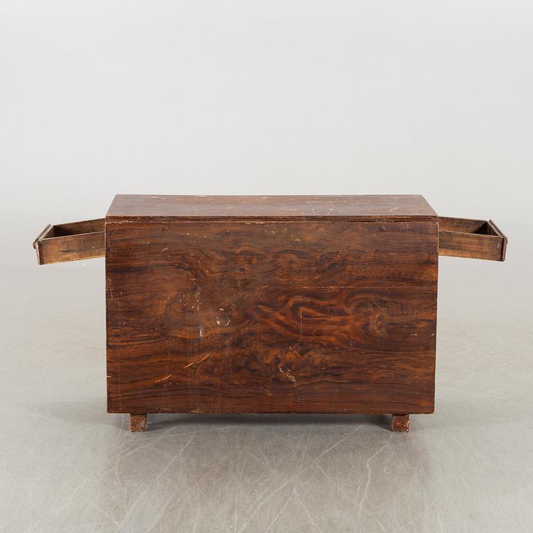 A 19TH CENTURY GATELEG TABLE.