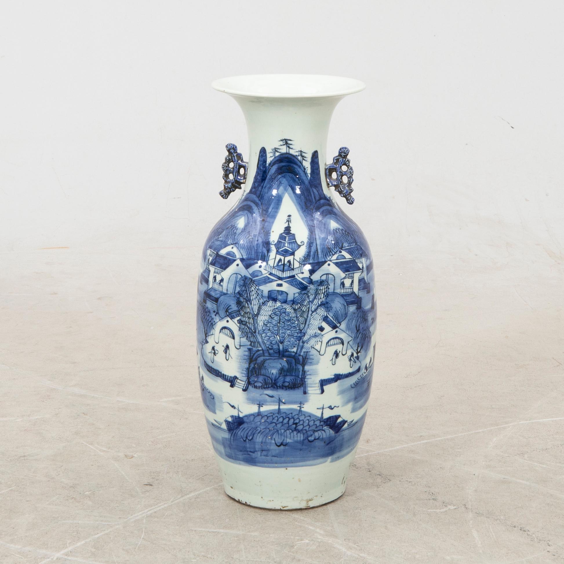 Floor vase China around 1900 porcelain.