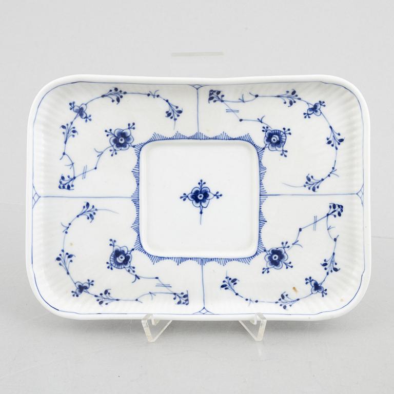 A "Blue fluted" / "Musselmalet riflet" ink stand, Royal Copenhagen, model 128, 1898-1923.