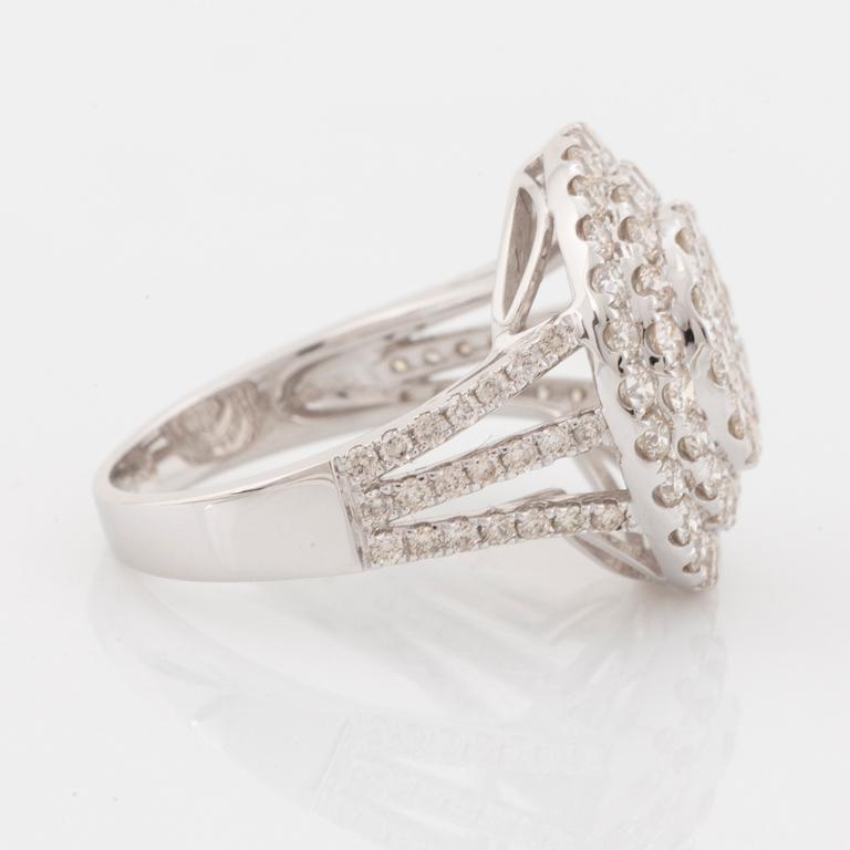 Brilliant cut diamond ring.