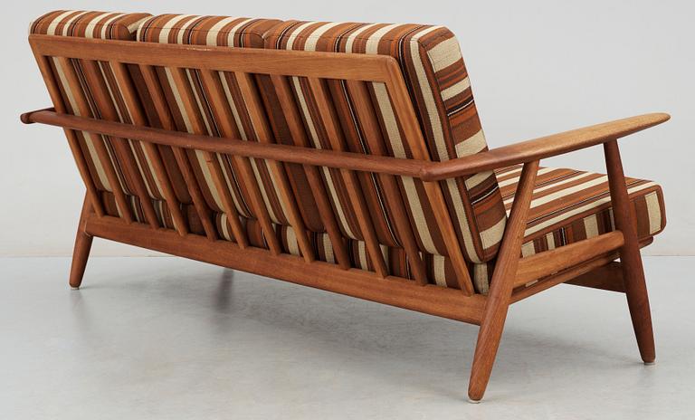 SOFFA, "Ge-240 / Cigarren", Hans J Wegner, Getama, Danmark, 1960-tal.