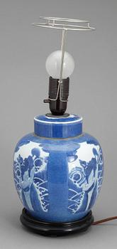 BORDSLAMPA, porslin, Kina, 1900-tal.