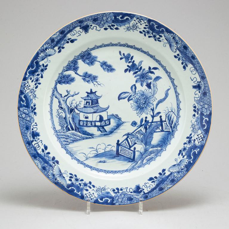 A large blue and white charger, Qing dynasty, Qianlong (1736-95).