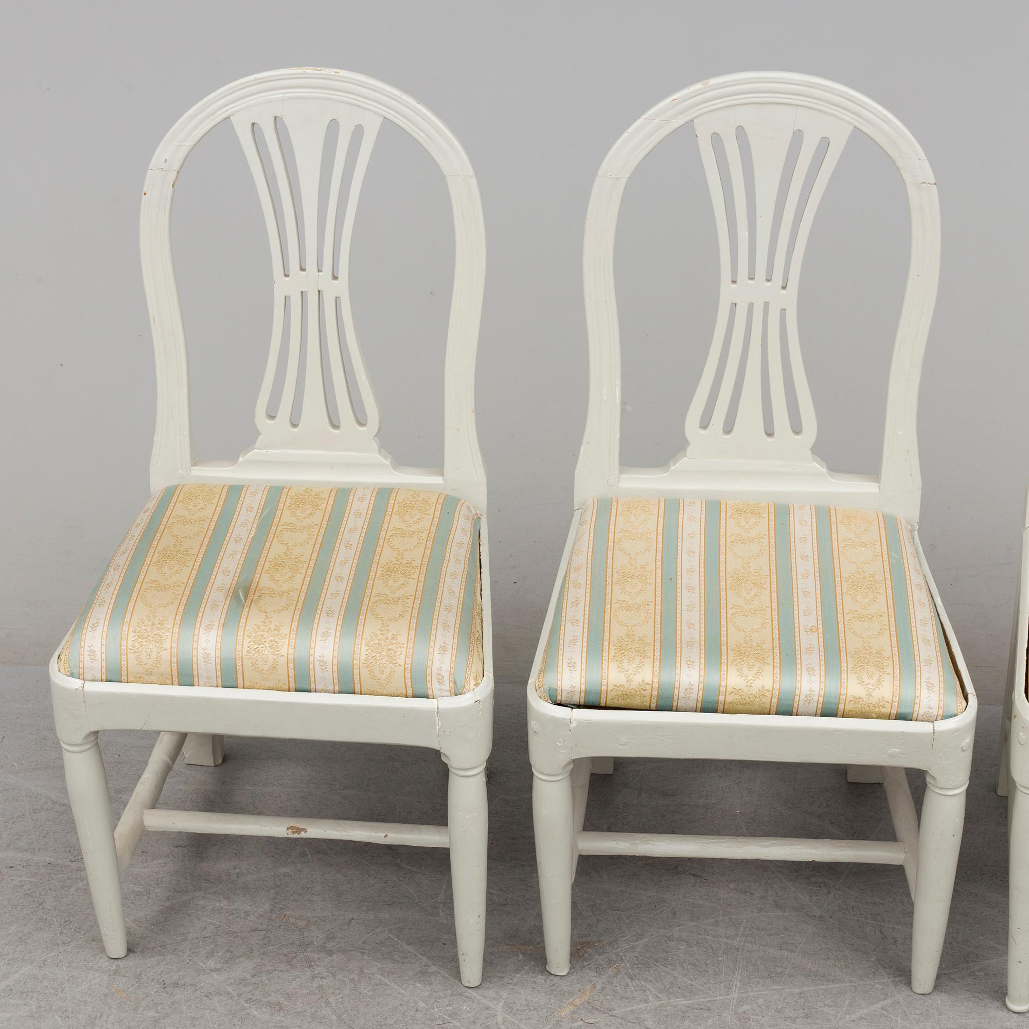 A set of three chairs from around year 1800.