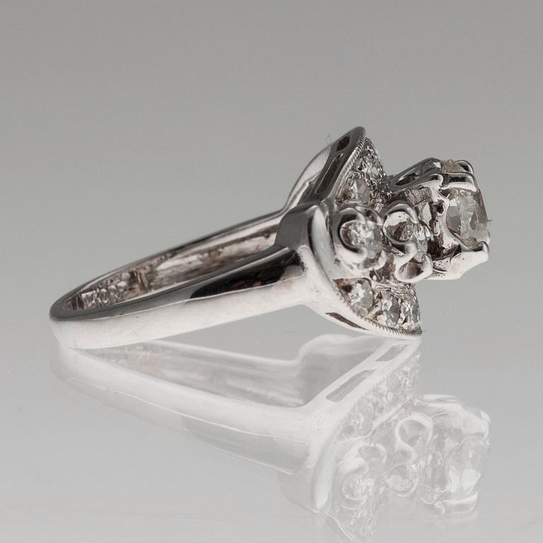 A RING, 14K white gold. Old-, brilliant and 8/8 cut diamonds c. 1.17 ct. Size 16. Weight 4,5 g.