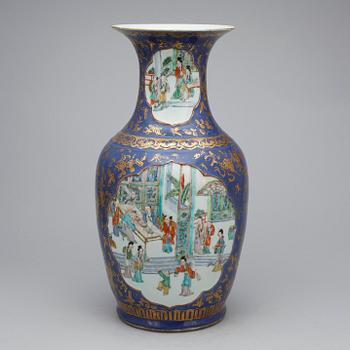 URNA, porslin, Kina 1800-tal.