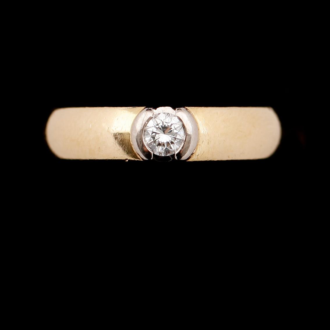 RING, 18 k guld och vitguld, briljantslipad diamant 0.25 ct, HE Stockholm 2000. Vikt 8 g.