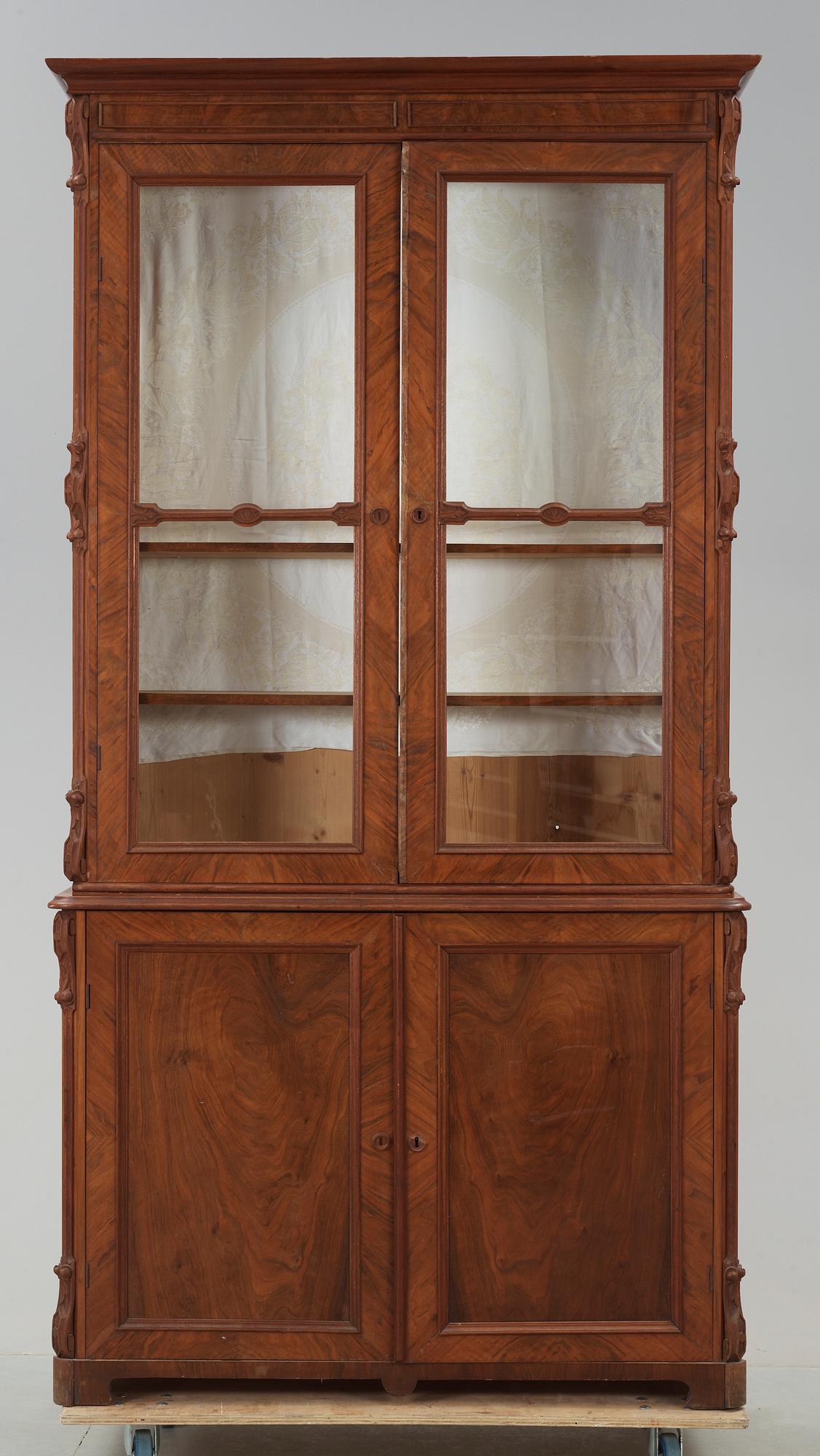 BOKSKÅP, nyrenässans, 1800-talets slut.