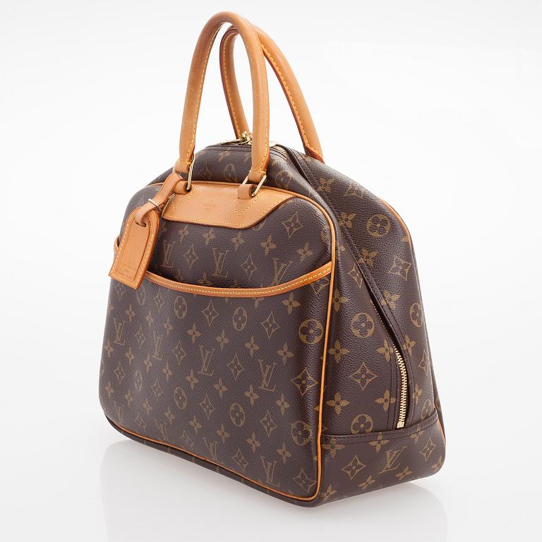 LOUIS VUITTON Deauville Bag.