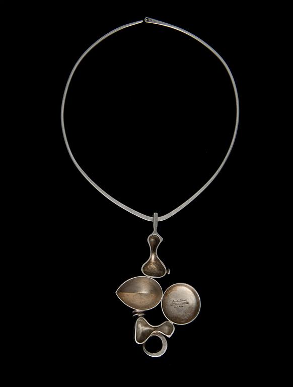 Jorma Laine, A NECKLACE.