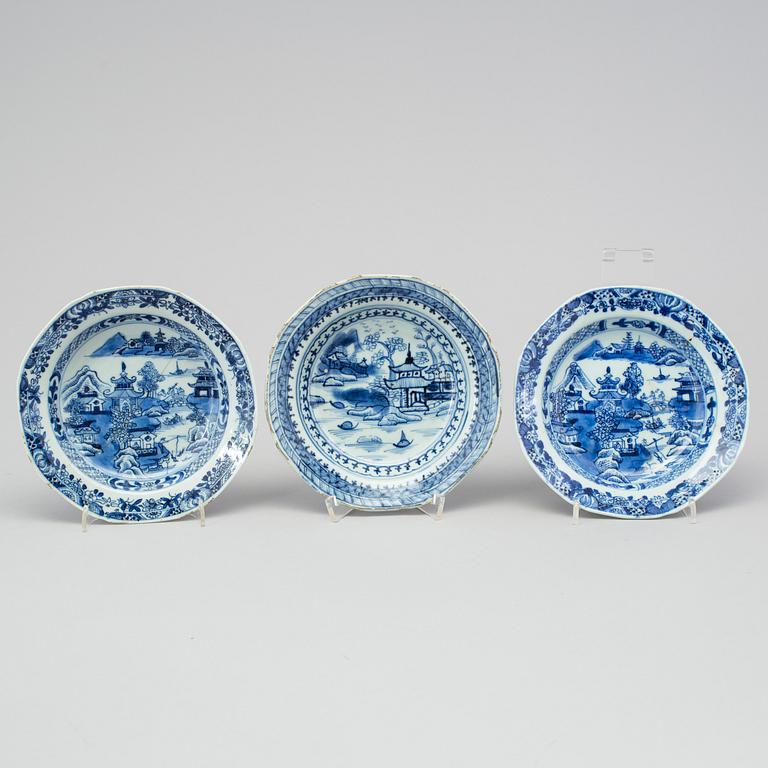 A group of various small blue and white Chinese export porcelain dishes, 18th century.