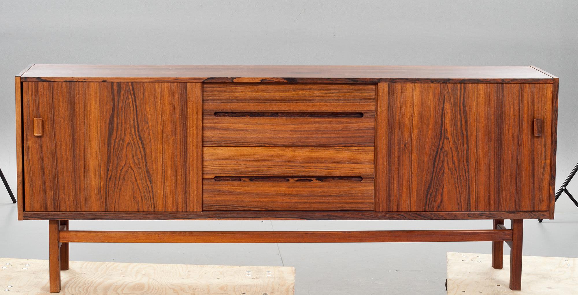 SIDEBOARD, "Arild", Nils Jonsson för Troeds industrier, Bjärnum, 1960/70-tal.