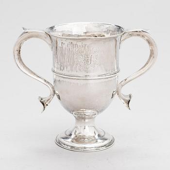 Joseph Lock, A sterling silver double handle goblet, London 1779.