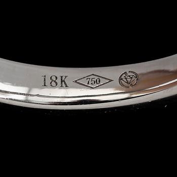 RING, 18K vitguld, briljantslipade diamanter tot ca 2.00 ct.