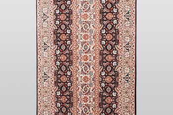 A runner, Täbris, part silk, ca 297 x 81 cm.