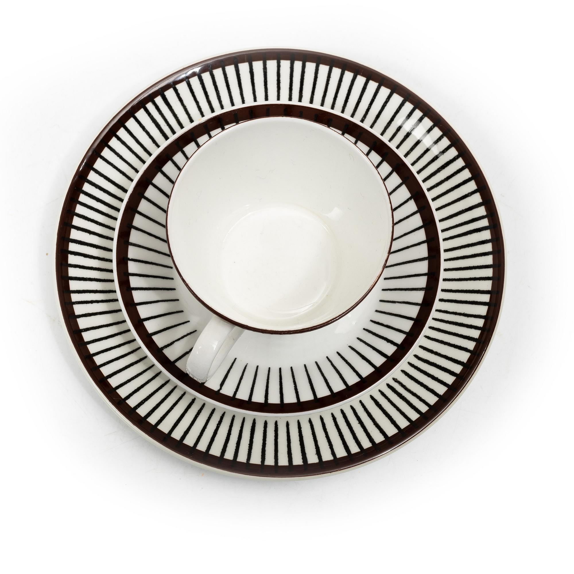 Stig Lindberg, A 27 piece coffee service, “Spisa Ribb”, Gustavsberg, 1955–74.