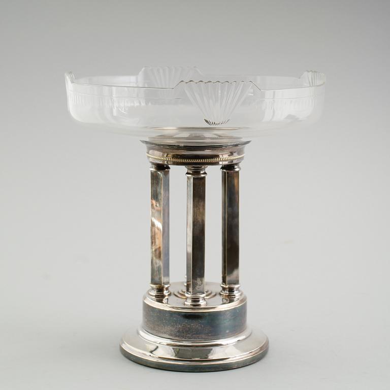 BORDSUPPSATS, nysilver samt glas, tidigt 1900-tal.