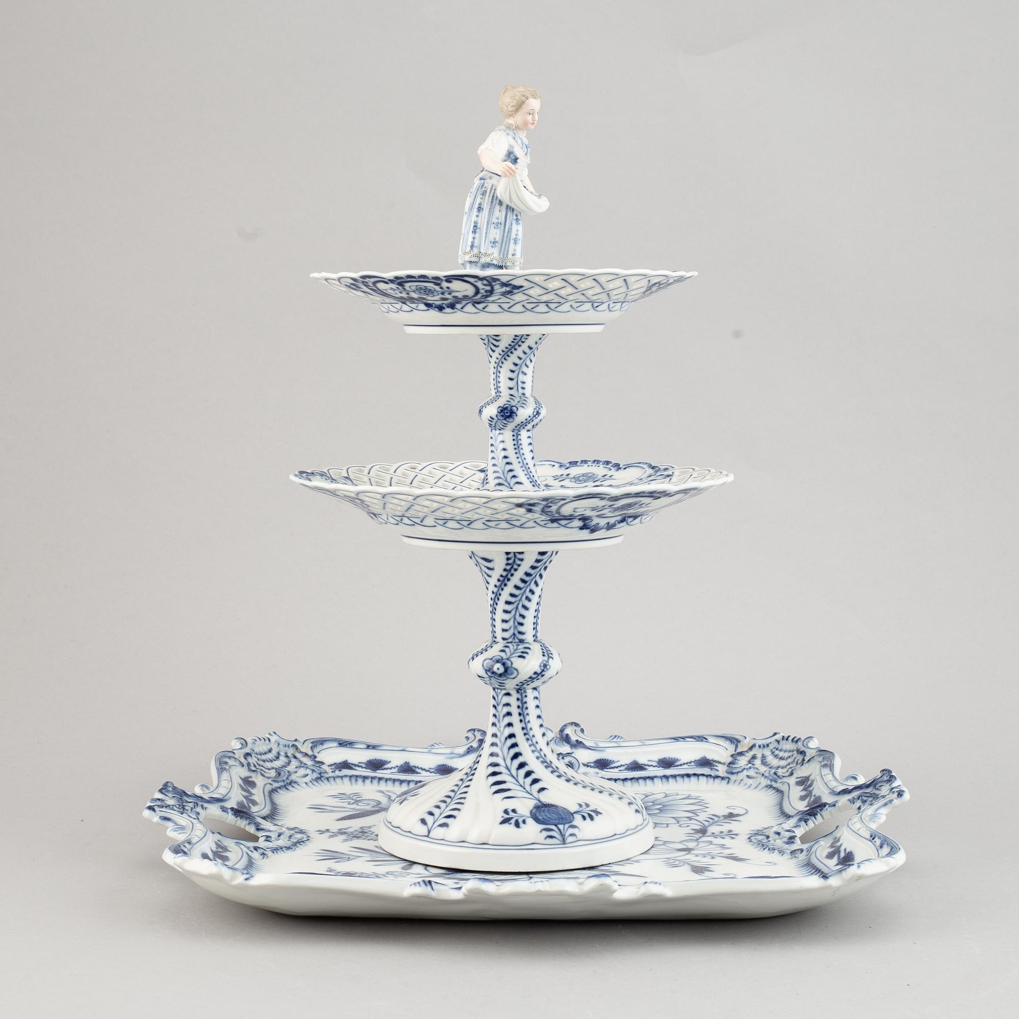 A Porcelain tray and cake stand, Meissen, 20th Century.