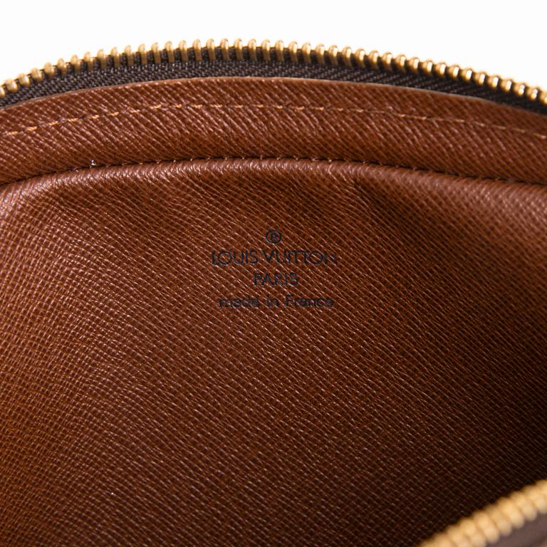 Louis Vuitton, a Monogram Canvas 'Marly Bandoulière' bag.