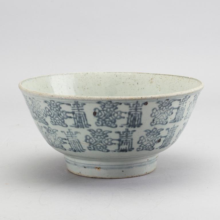 A blue and white bowl, South East Asia, 19th Century.